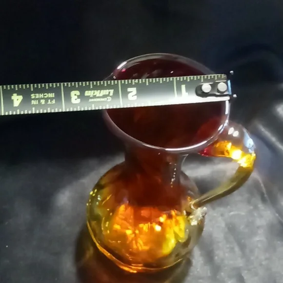 Vintage red vase amberinia glass red carnival glass vase . - Picture 9 of 9